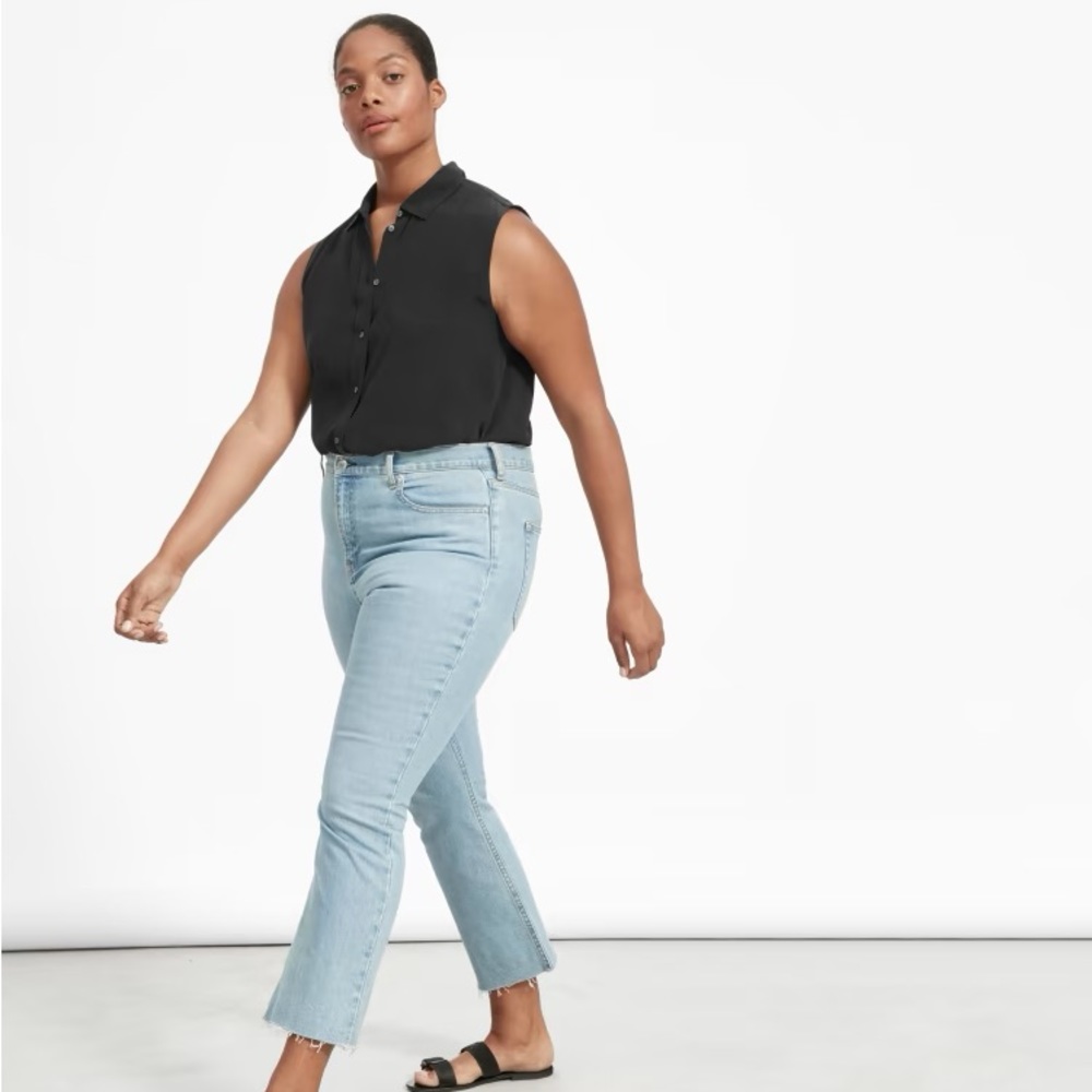 The Clean Silk Relaxed Sleeveless Shirt - Black